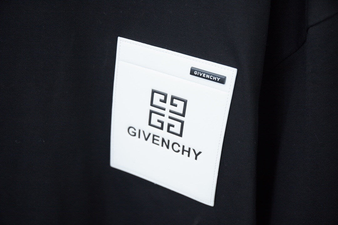 T-shirt à poche métallique avec lettres