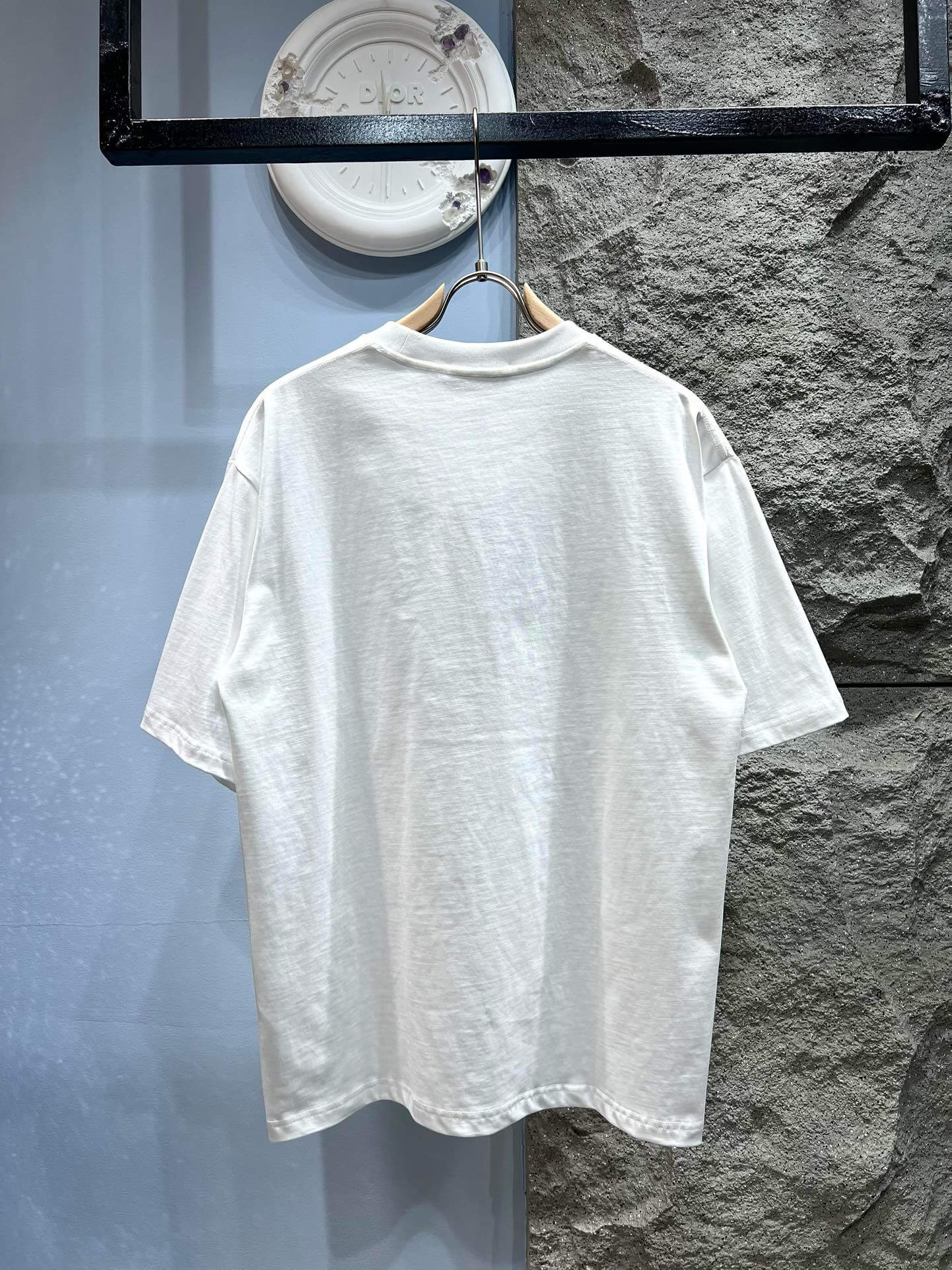 Camiseta con bordado de letras