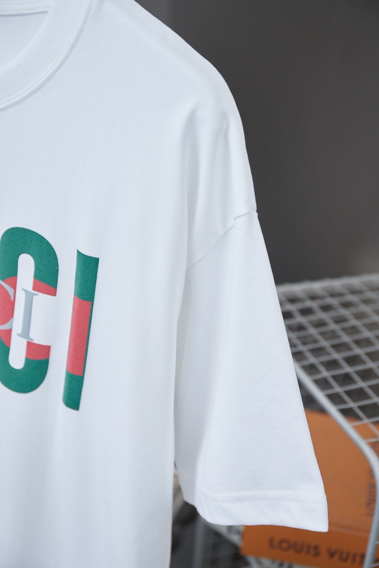 Camiseta con estampado de bloques de color
