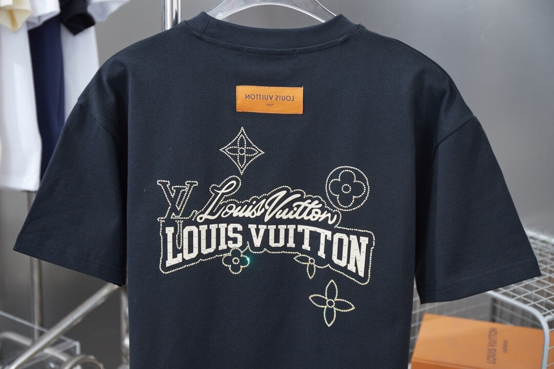 Camiseta con letras flocadas y diamantes de imitación
