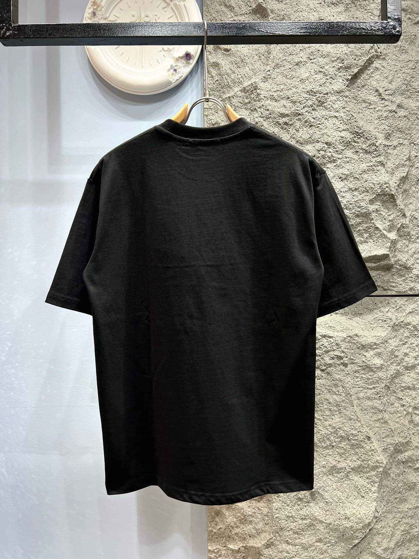 Camiseta con bordado de letras
