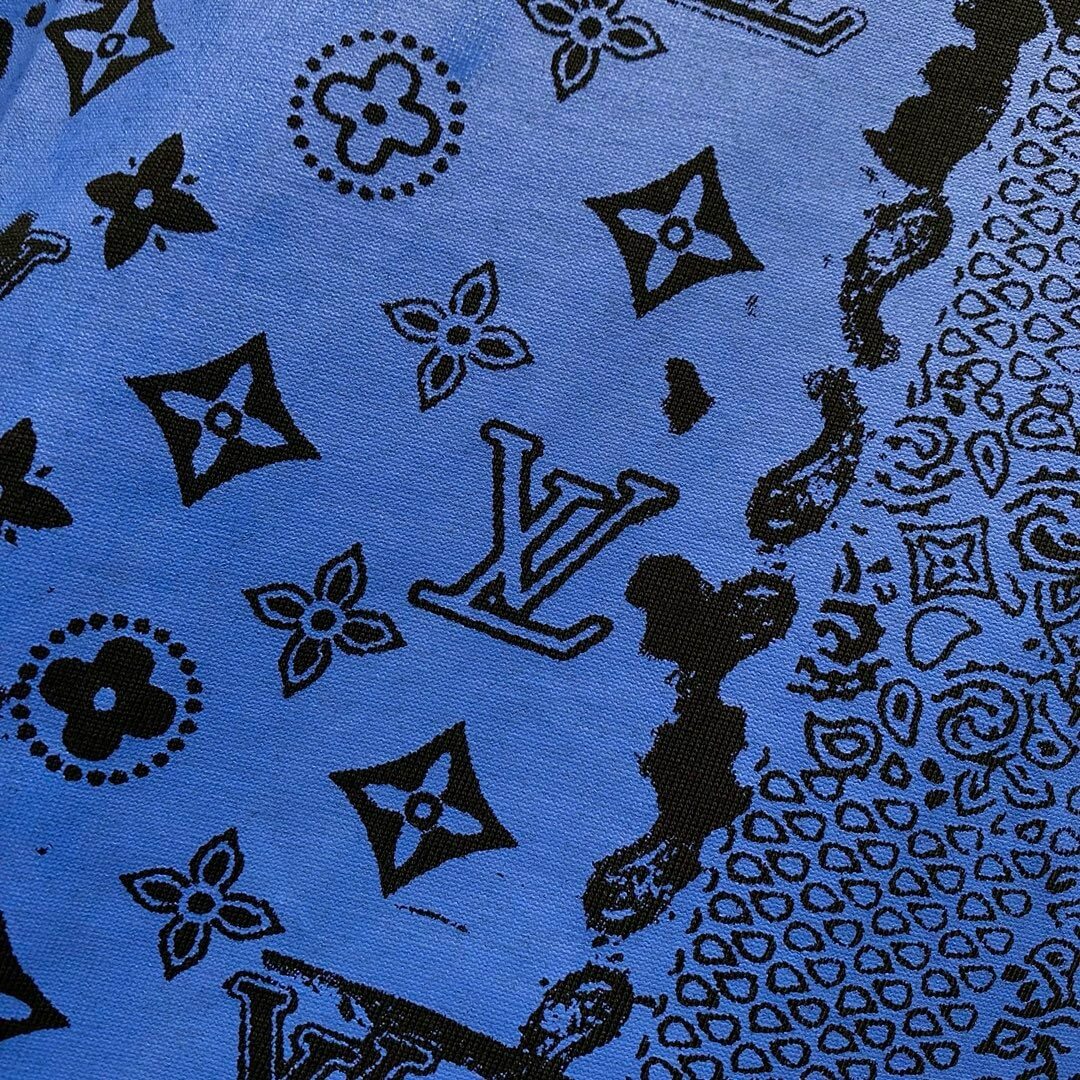 T-shirt imprimé bleu Rendering