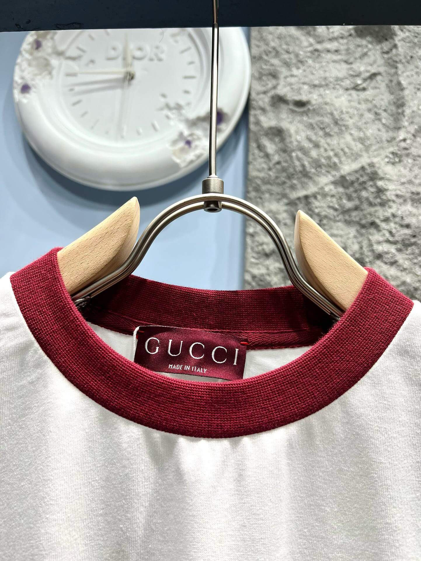 Camiseta de rayas con bordado de doble G