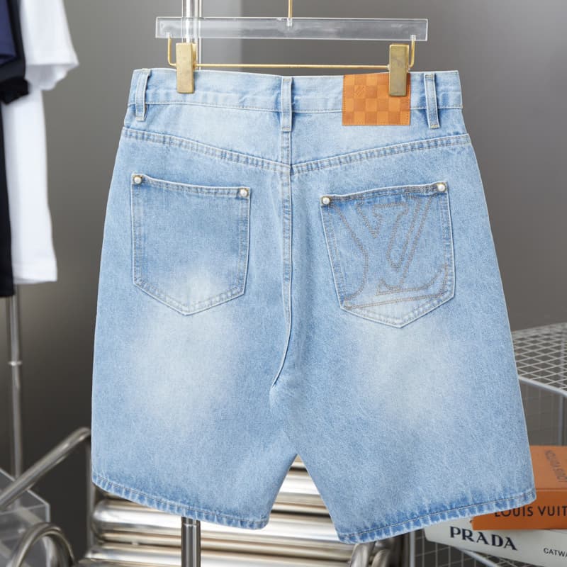 Shorts vaqueros con letras bordadas en el bolsillo