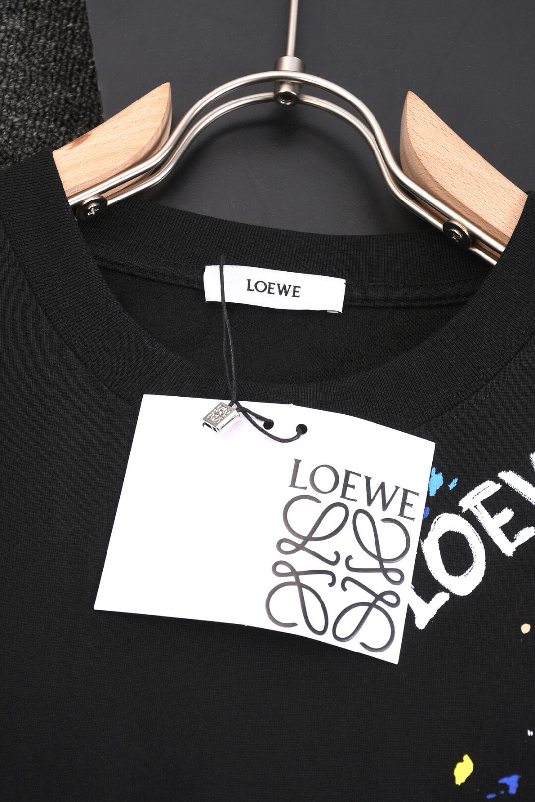T-shirt graphique avec lettres dessinées à la main