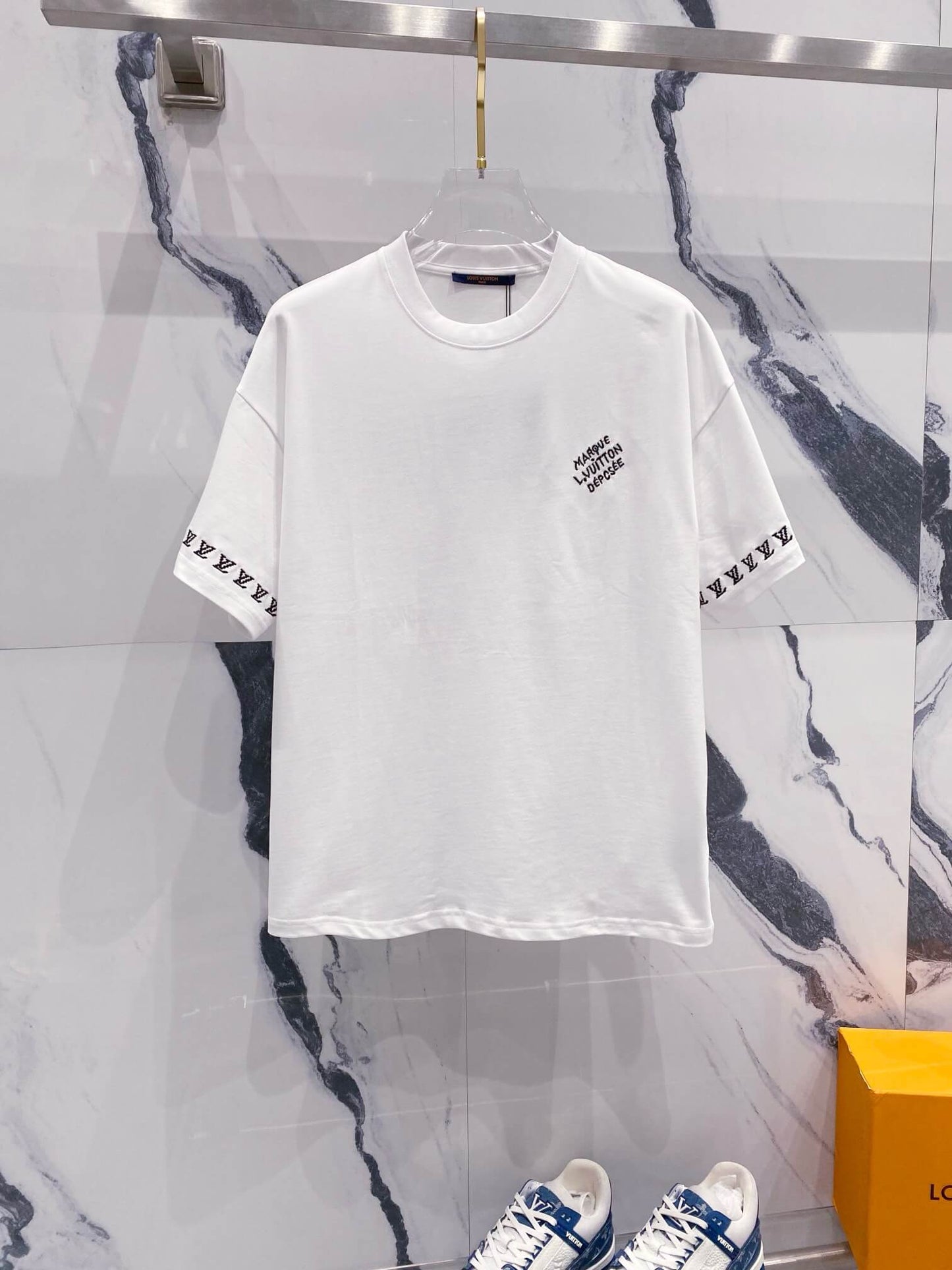 Patrón de bordado de manga de camiseta