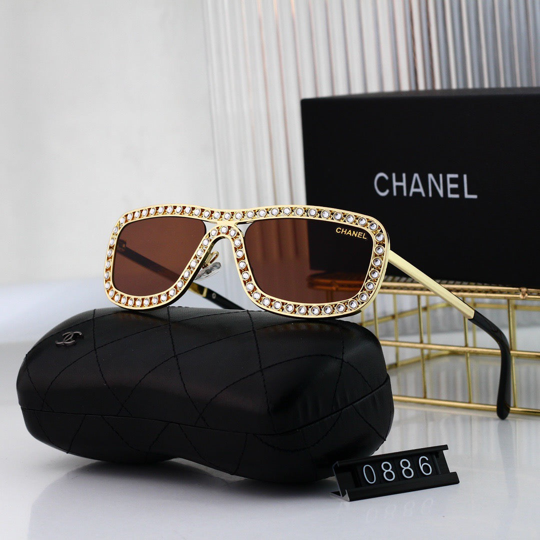 Gafas de sol modernas con visera de diamante completo