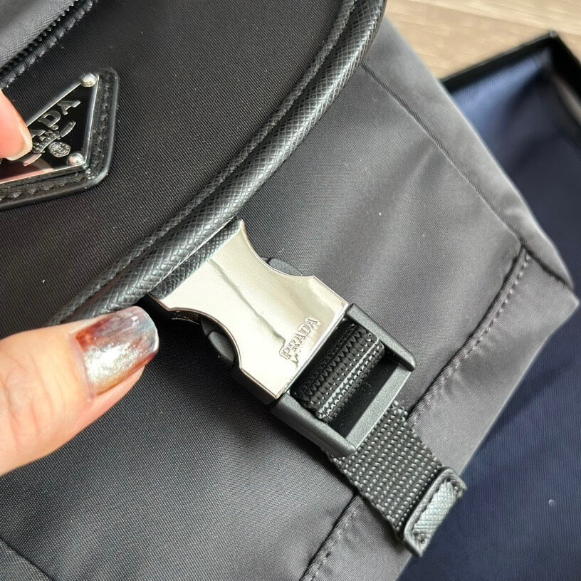 Sac messager trapèze inversé en nylon