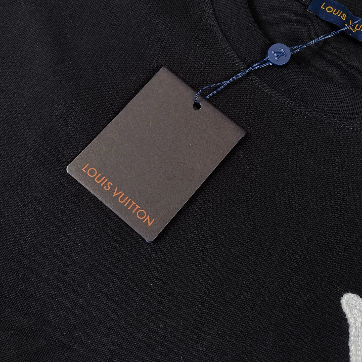 Camiseta clásica con parche de monograma
