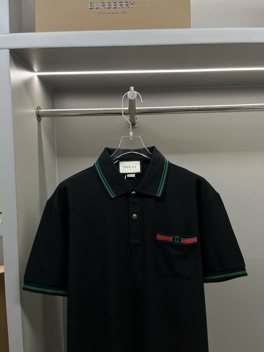 Nueva camisa polo con bolsillo bordado