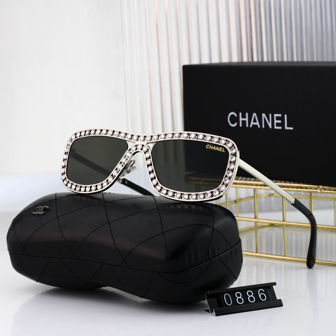 Gafas de sol modernas con visera de diamante completo