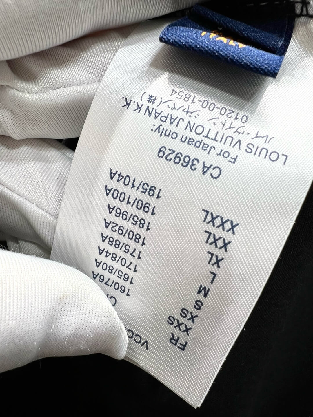 Camiseta con estampado tridimensional