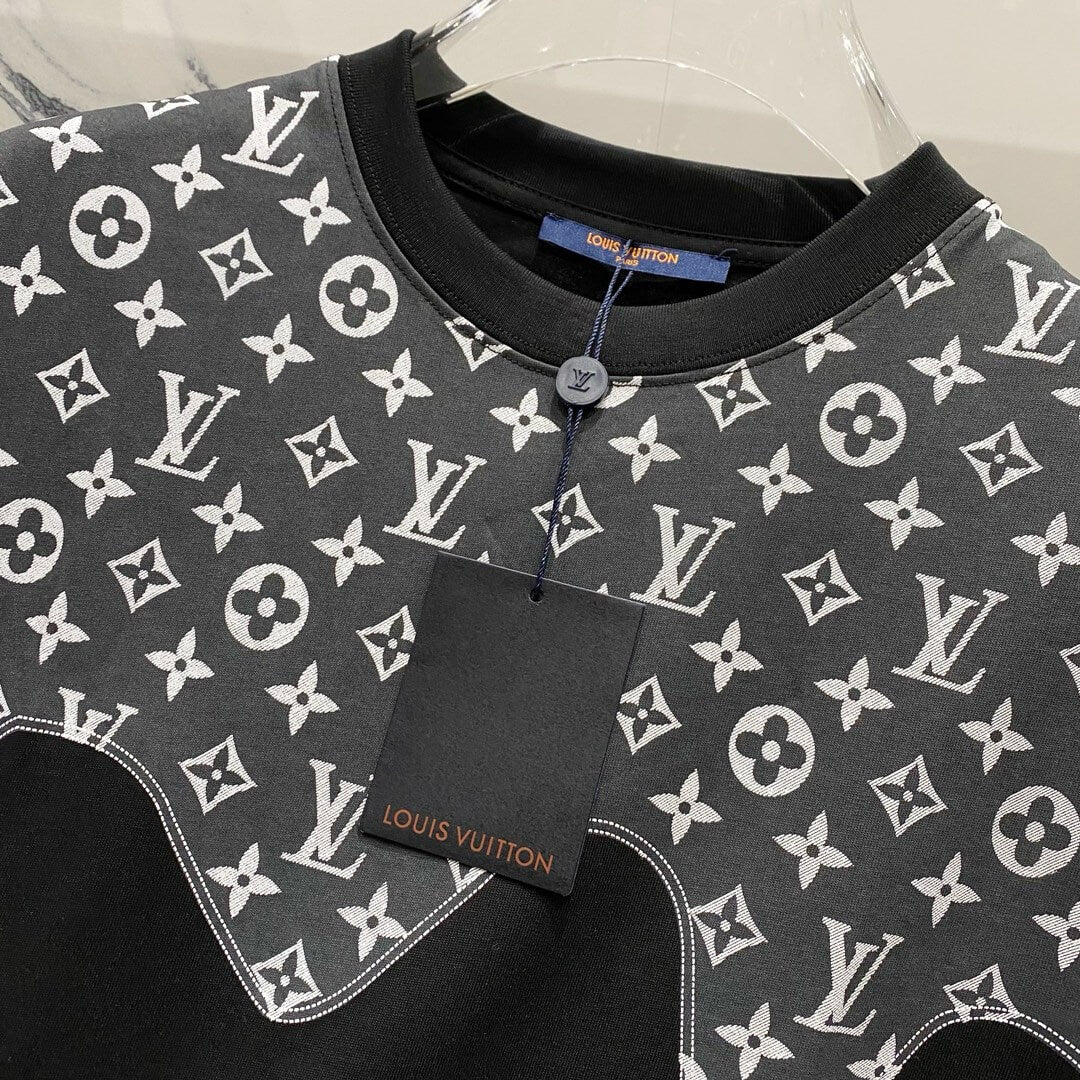 Camiseta con estampado de renderizado