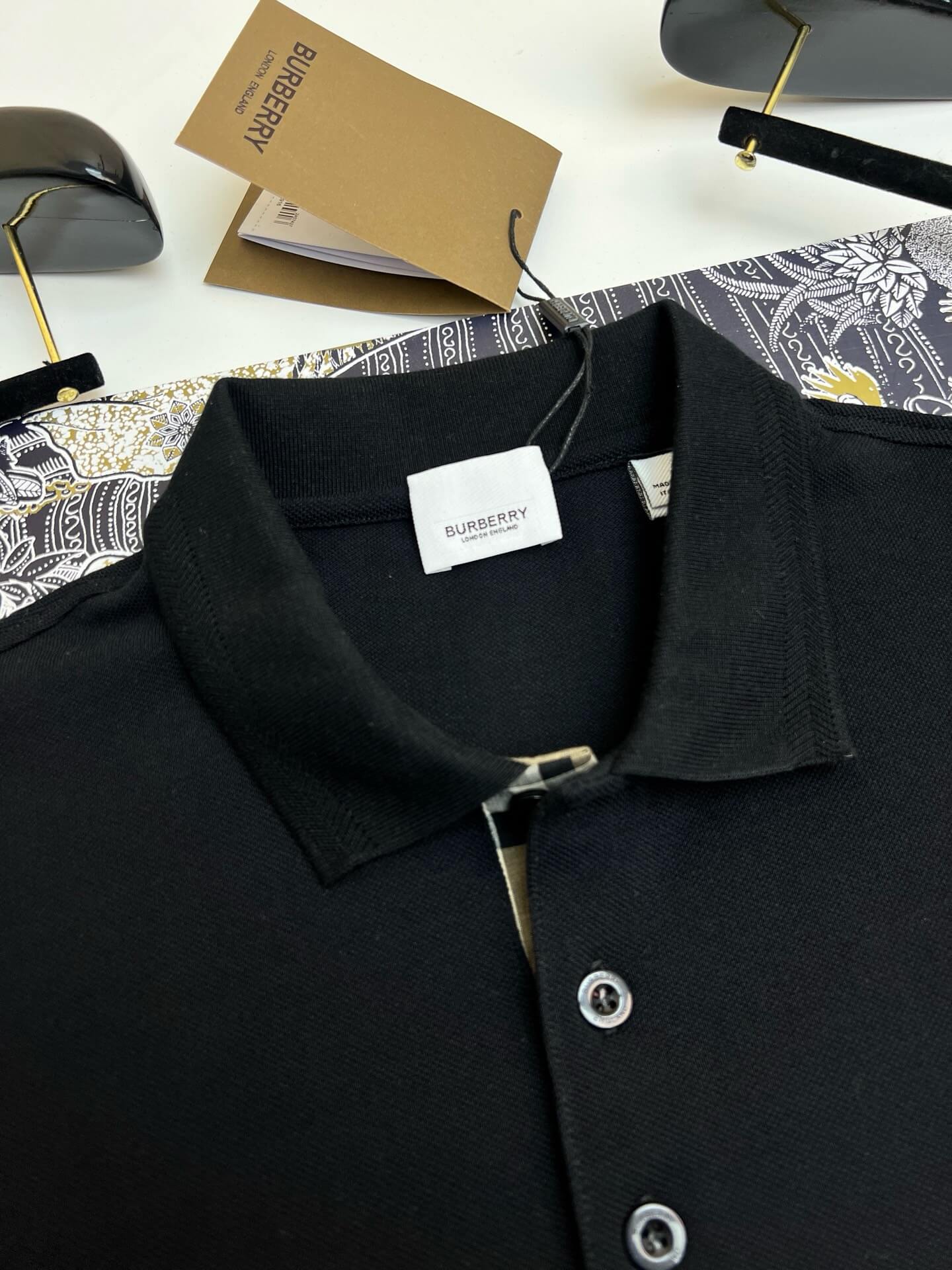 Polo con bordado Warhorse negro