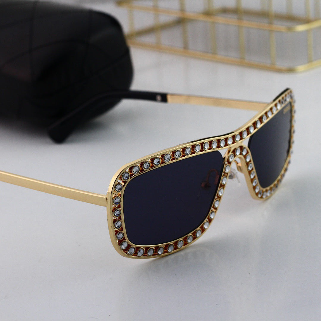 Gafas de sol modernas con visera de diamante completo