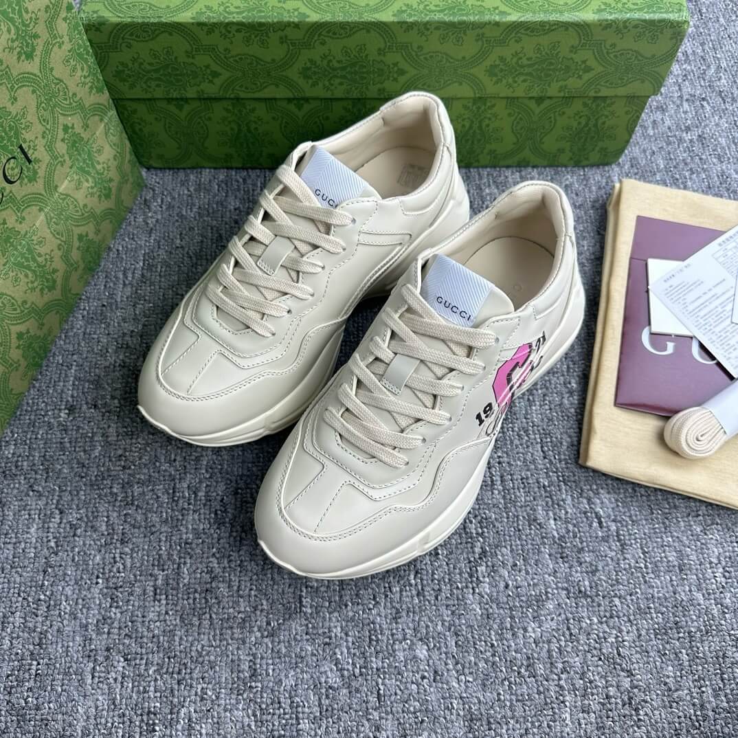 Zapatillas retro con estampado de letras