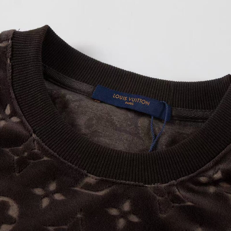 T-shirt classique imprimé en relief sur toute la surface