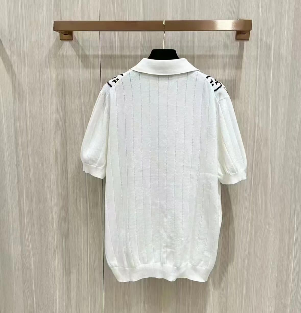 Mangas cortas clásicas con estampado lateral