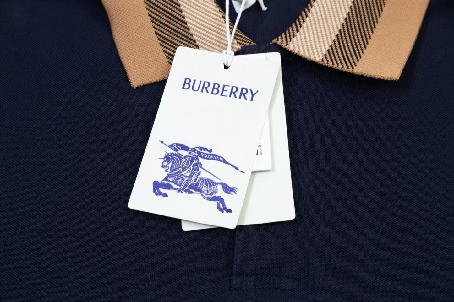 Polo clásico con cuello a cuadros