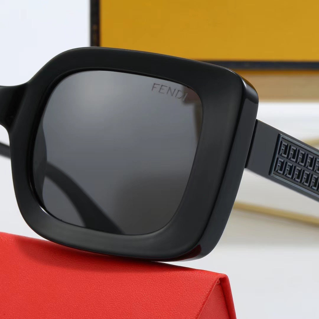 Lunettes de soleil à monture carrée