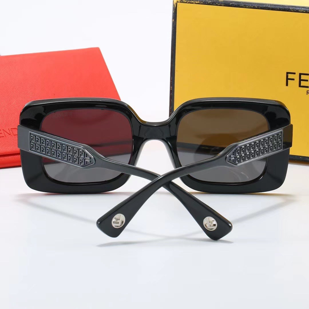 Lunettes de soleil à monture carrée