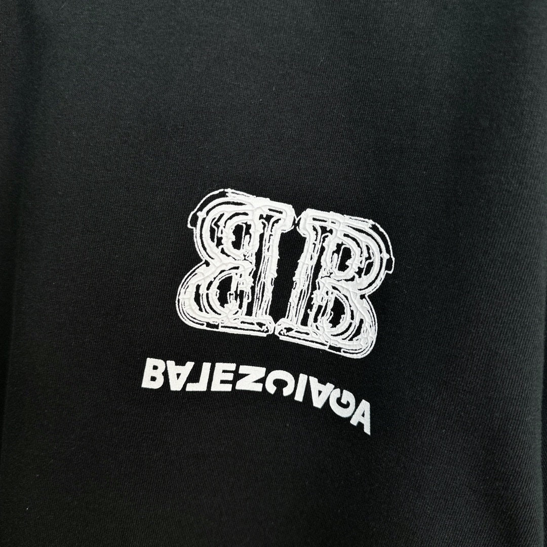 Camiseta con estampado de letra doble B invertida