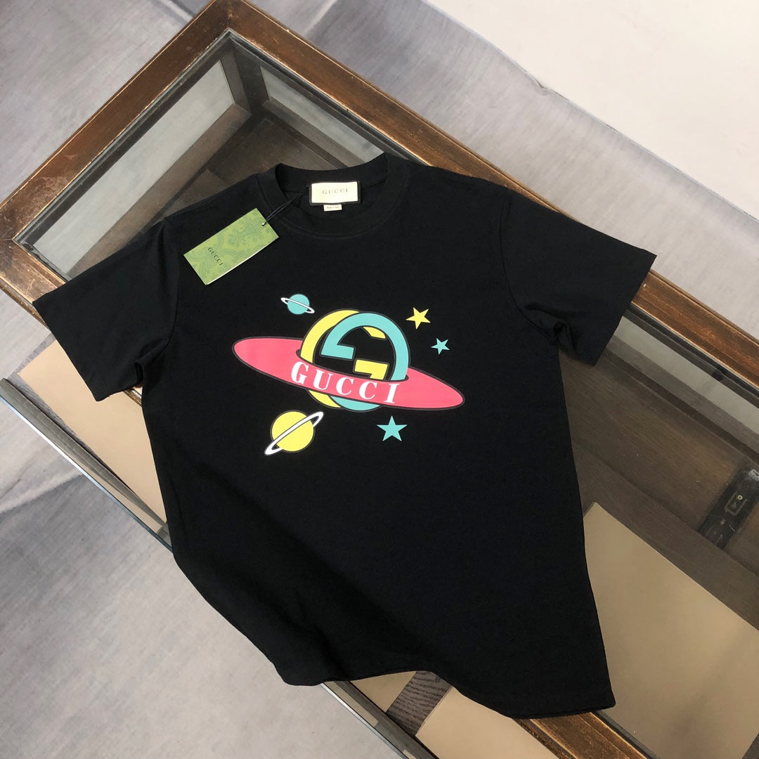 Camiseta con estampado de dibujos animados de Saturno