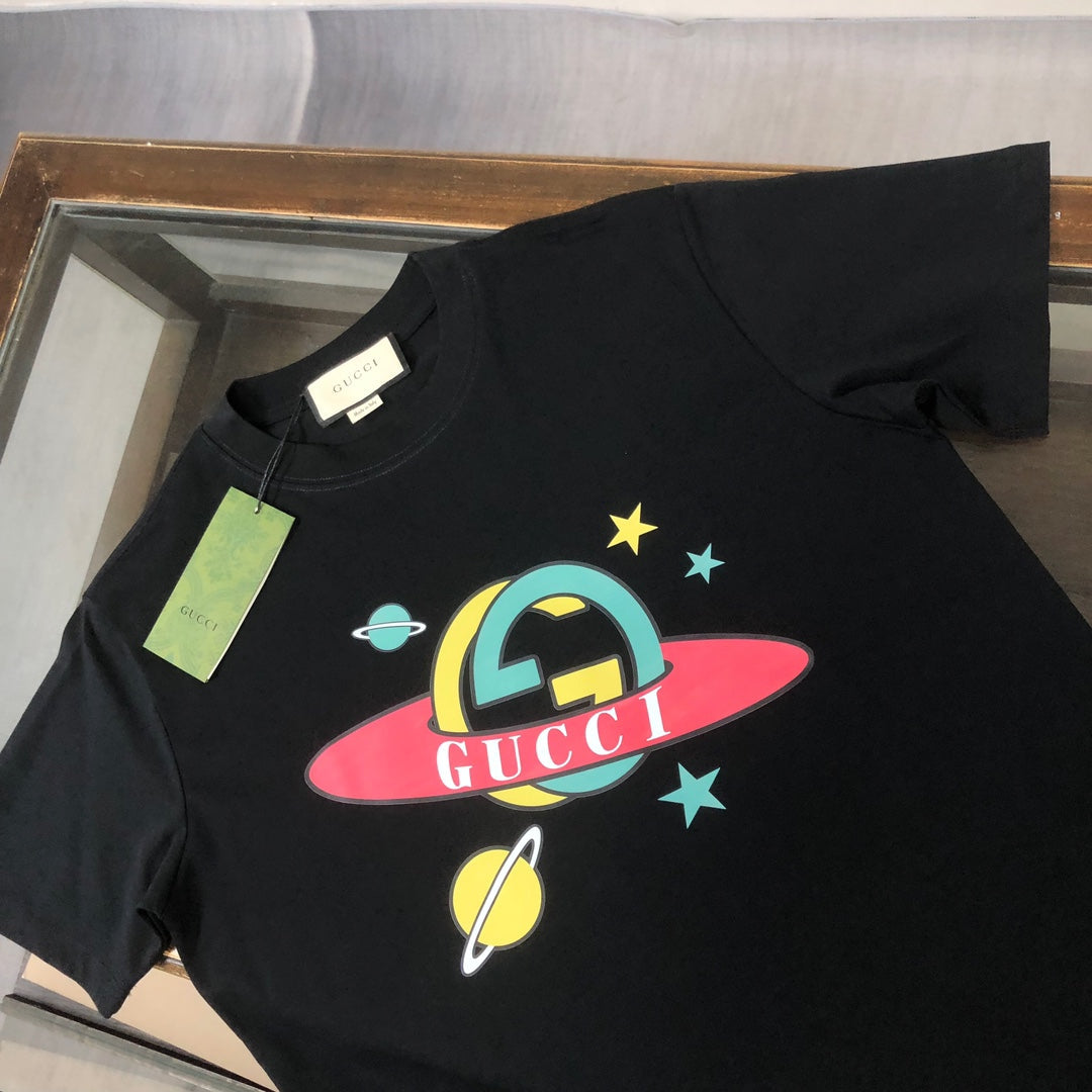 Camiseta con estampado de dibujos animados de Saturno