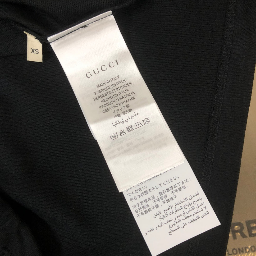 Camiseta con estampado de dibujos animados de Saturno