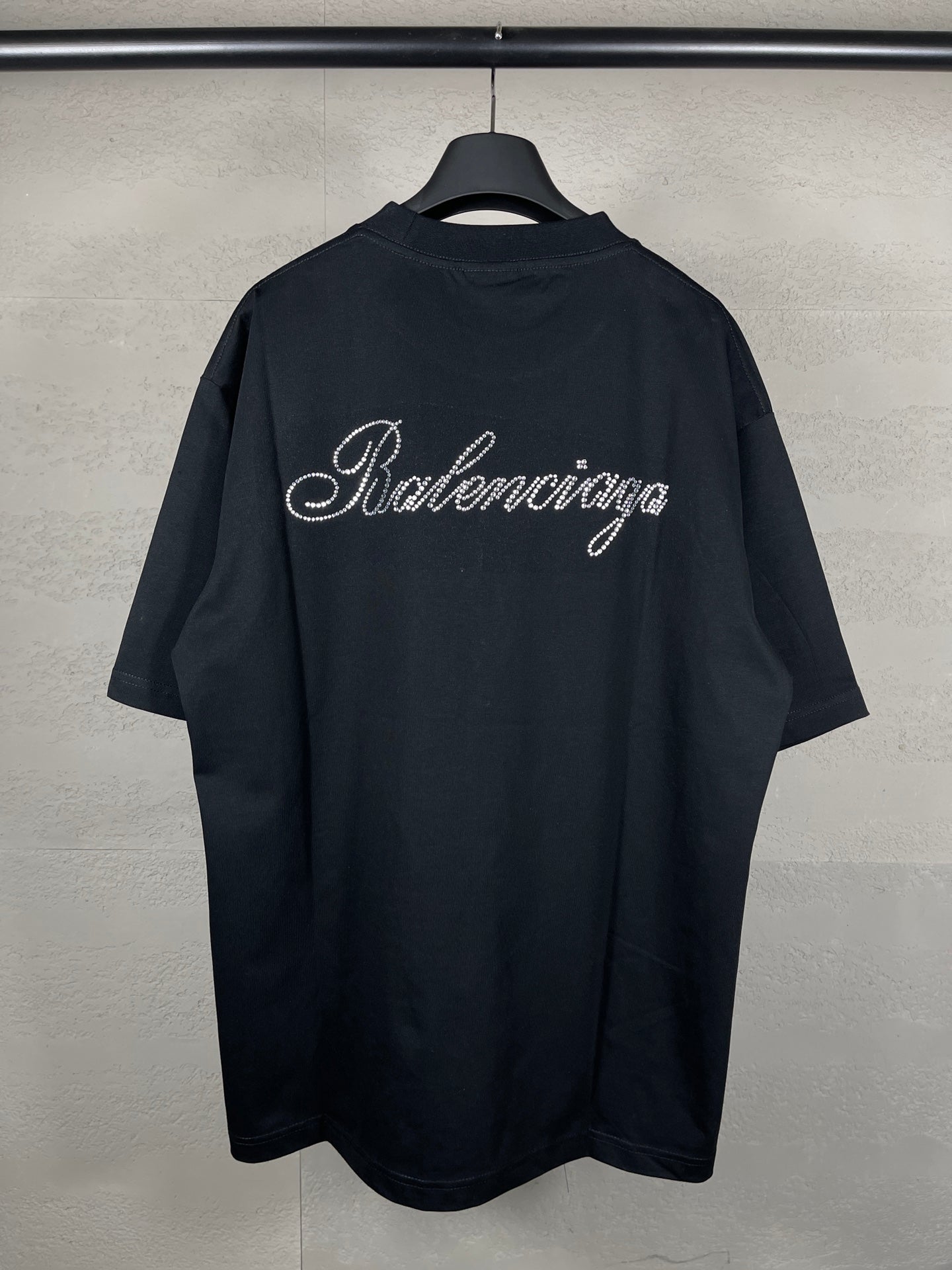 Camiseta con letras de diamante