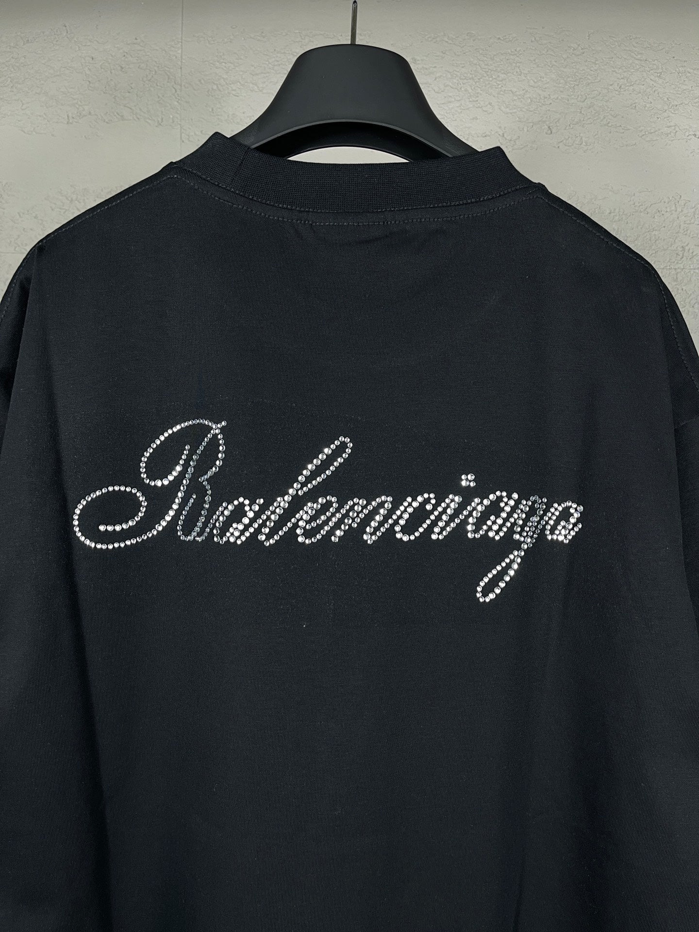 Camiseta con letras de diamante