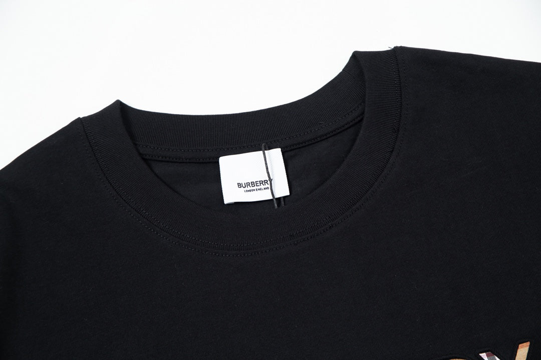 Camiseta clásica con estampado de letras