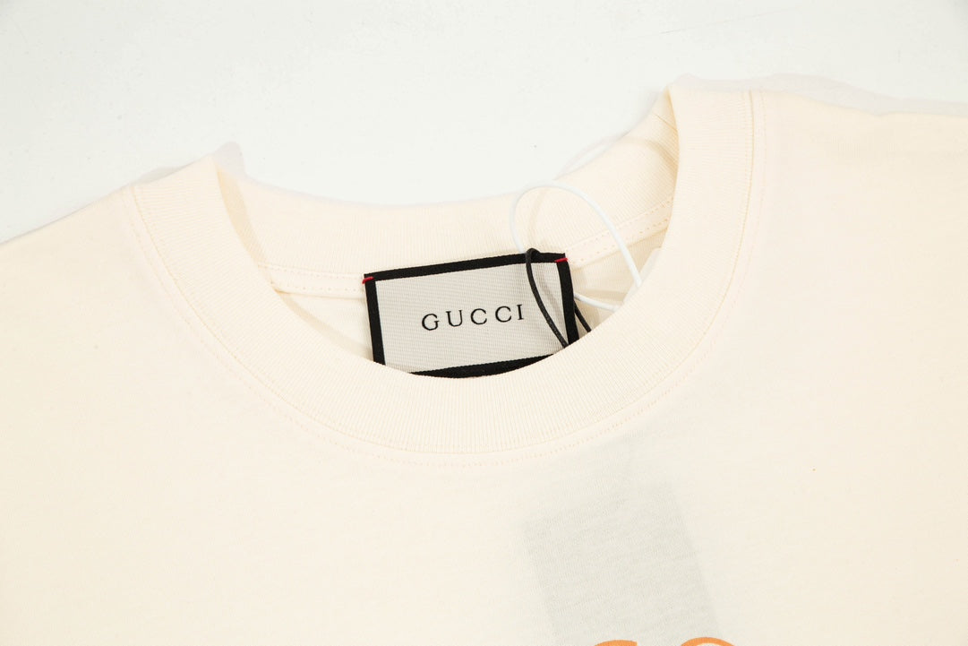Camiseta con estampado clásico beige