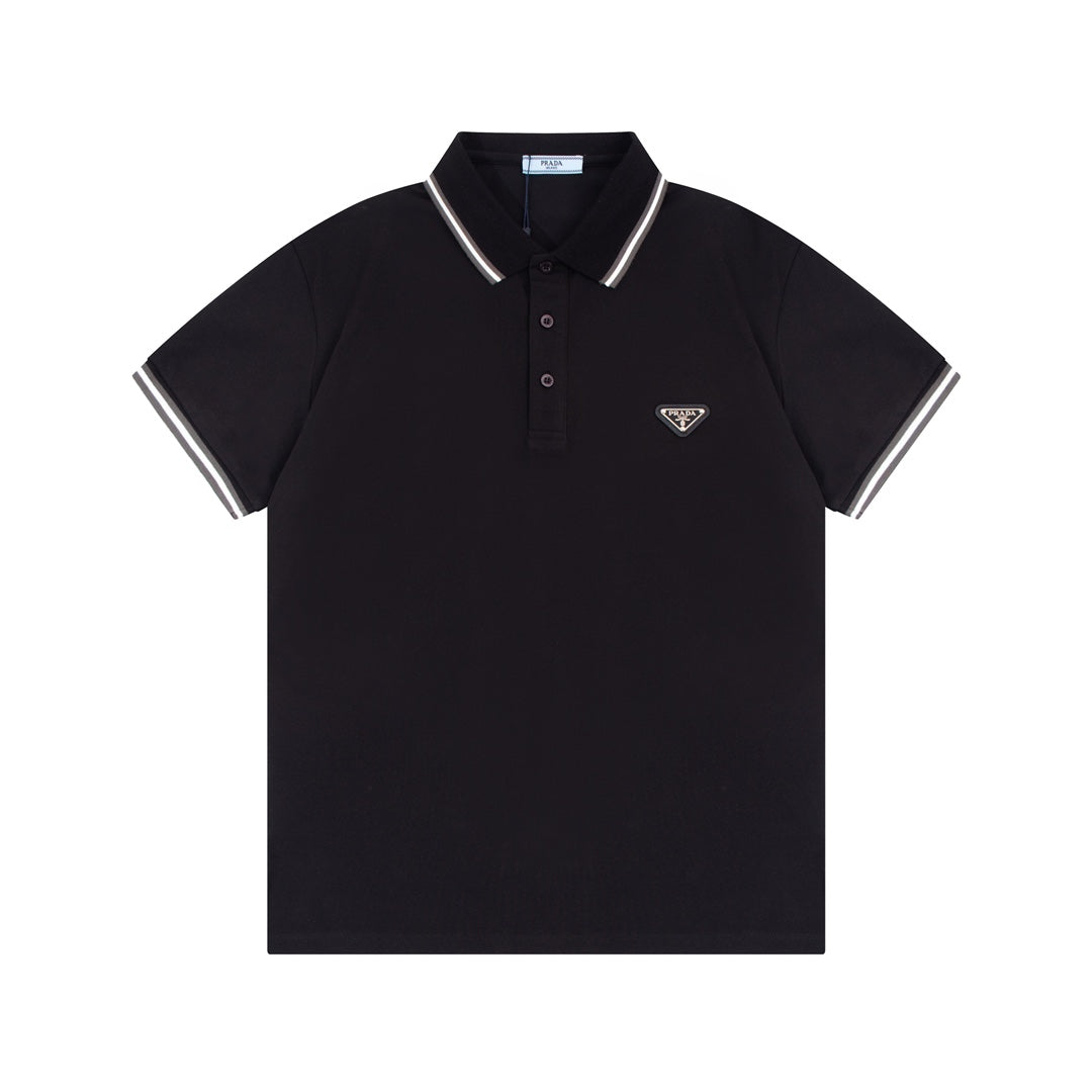 Polo con triángulos metálicos