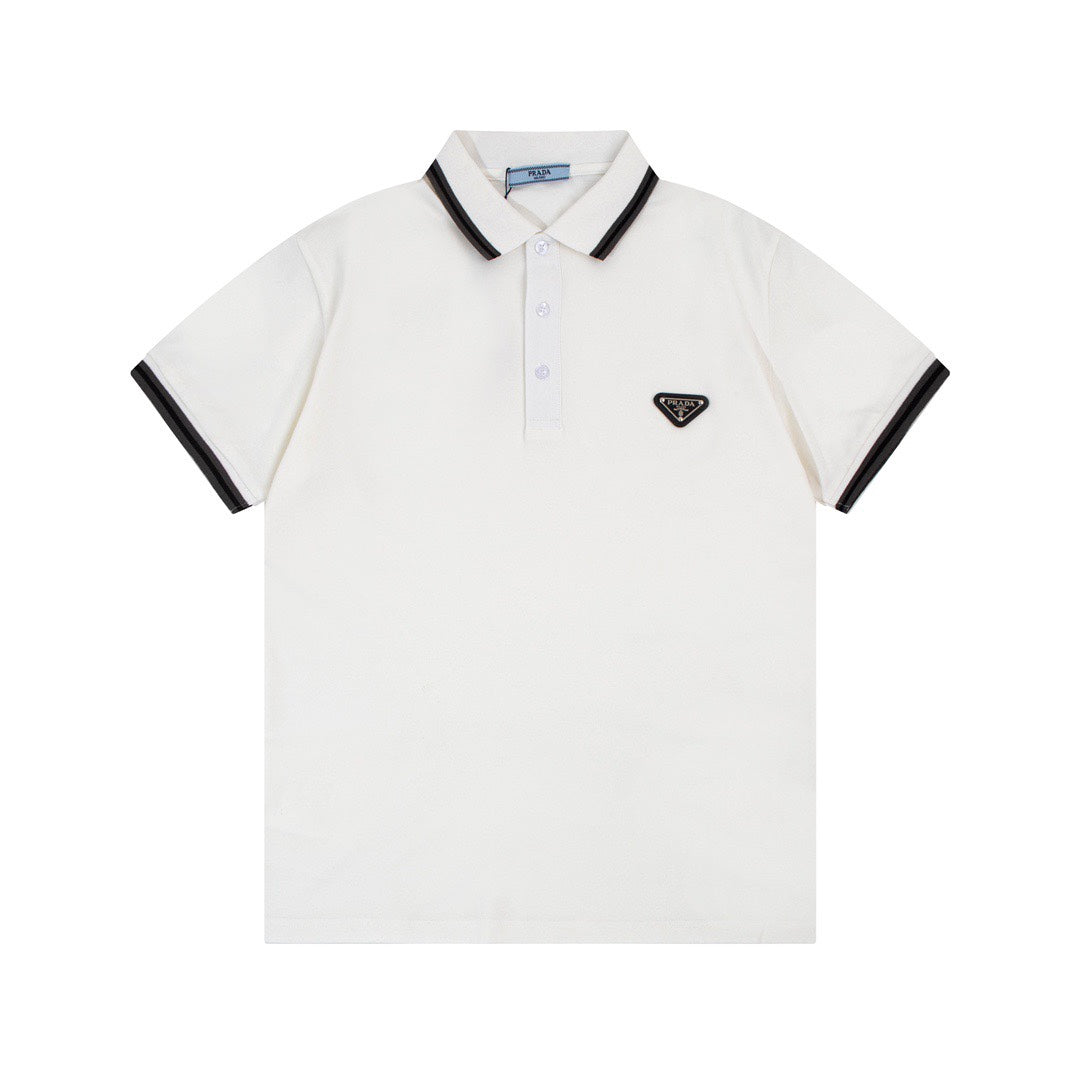 Polo con triángulos metálicos