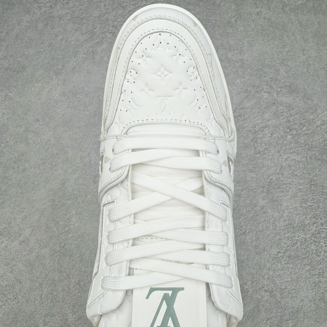 Chaussures classiques blanches