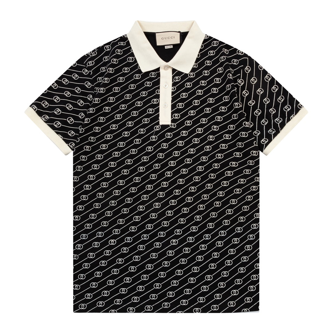 Polo clásico con estampado gráfico