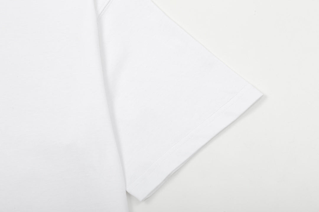 Camiseta colorida dibujada a mano