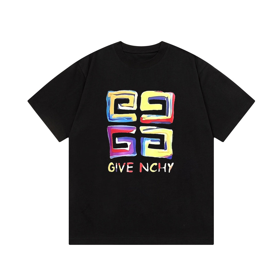 Camiseta colorida dibujada a mano