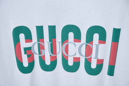 Camiseta con estampado de bloques de color