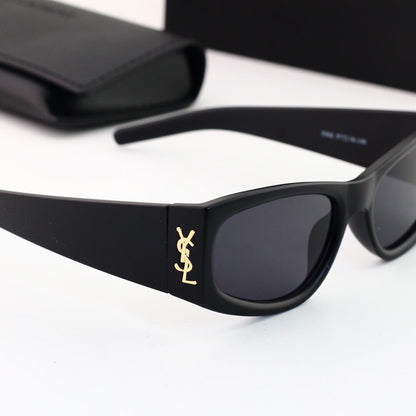 Lunettes de soleil carrées œil de chat modernes et élégantes