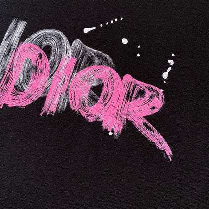 Camiseta clásica con estampado de grafiti integral
