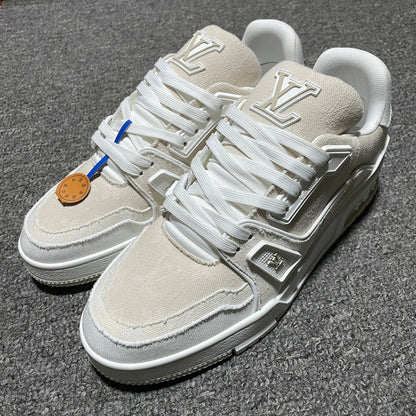 Zapatillas deportivas de nuevo diseño en color caqui