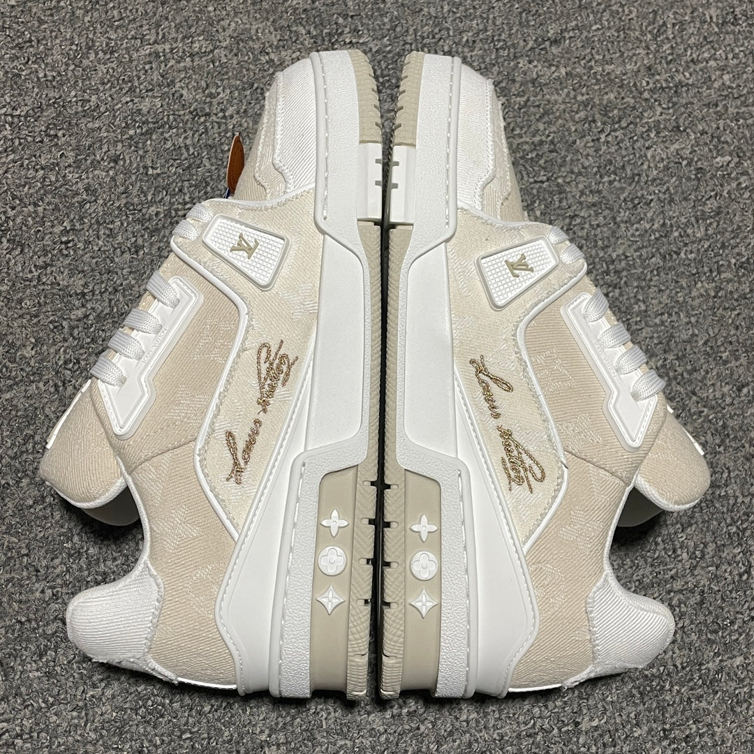 Zapatillas deportivas de nuevo diseño en color caqui