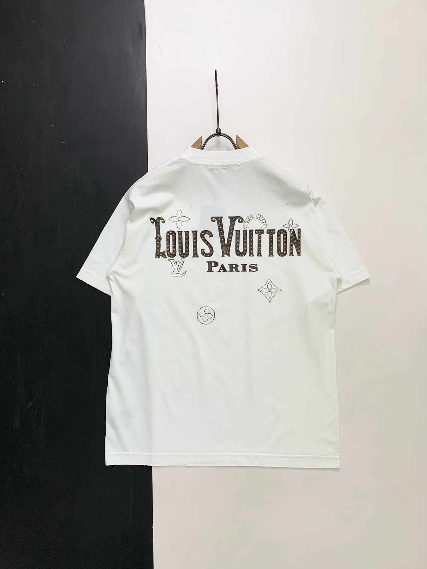 Camiseta con letras de diamantes de imitación
