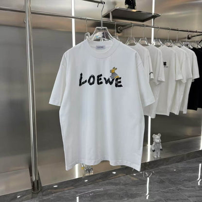Camiseta con estampado pintado a mano