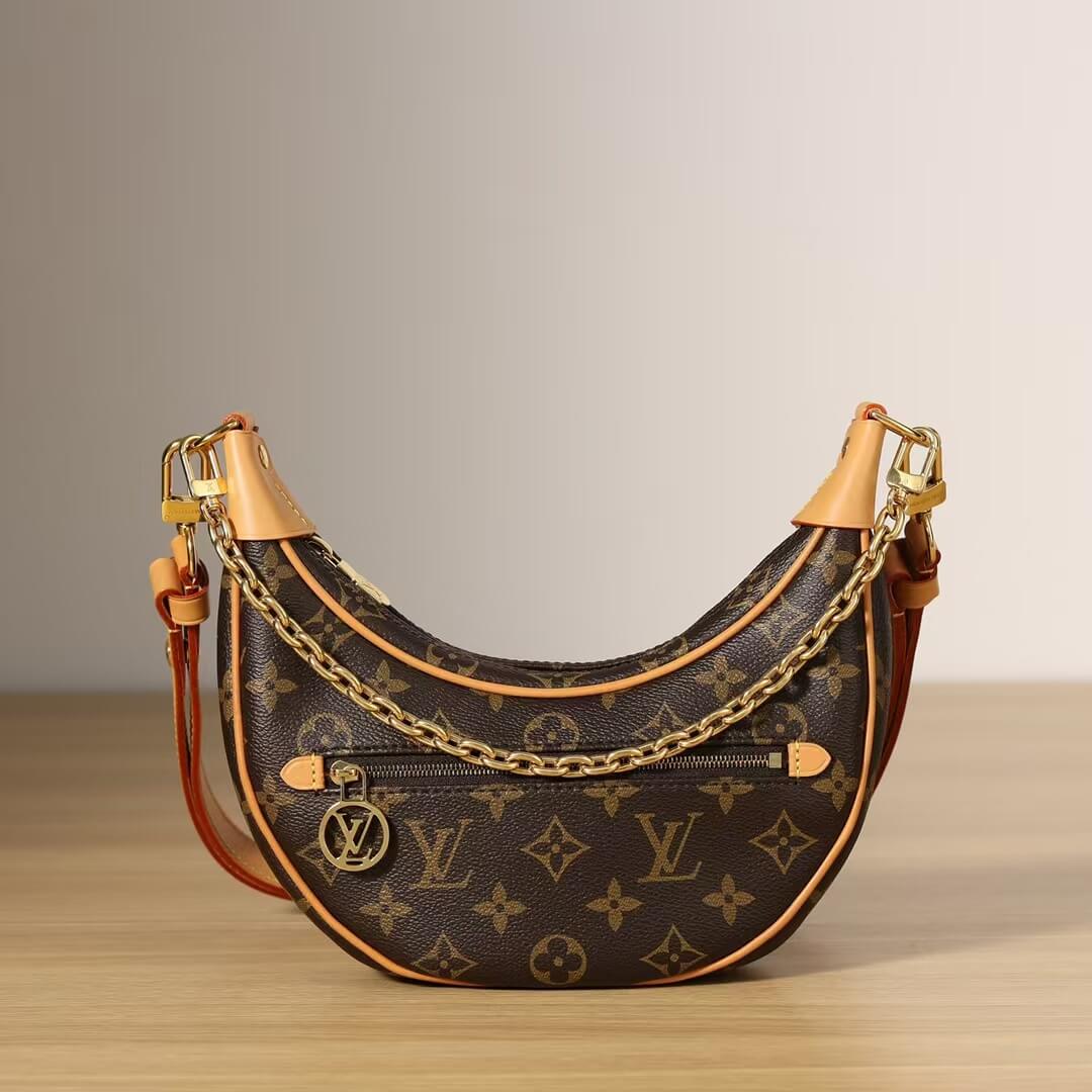 Bolso de hombro clásico con monograma de luna