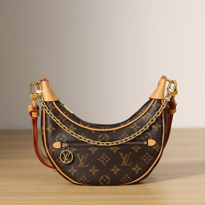 Bolso de hombro clásico con monograma de luna