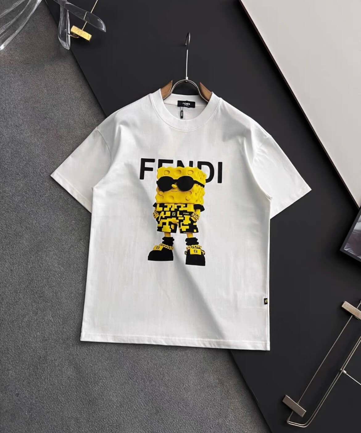 Camiseta con estampado de dibujos animados de Bob Esponja