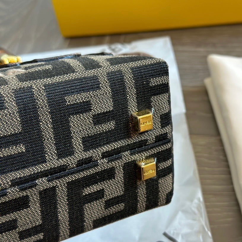 Mini sac rétro à grandes lettres